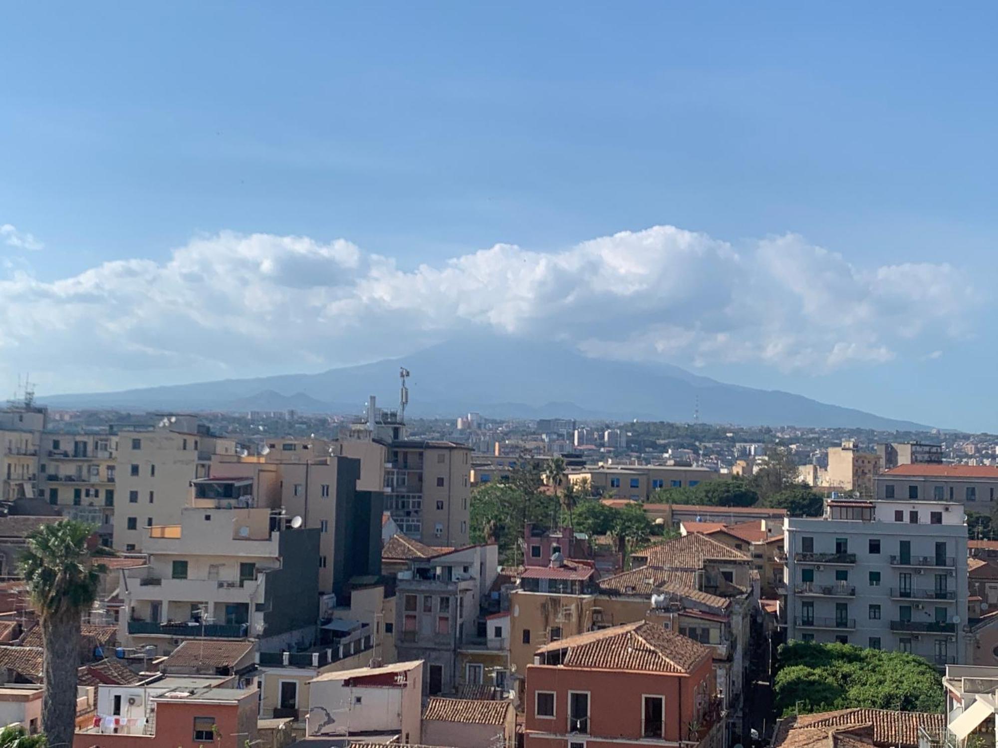 Appartamento Atticogaribaldi Aeroporto di Catania Fontana Rossa Esterno foto